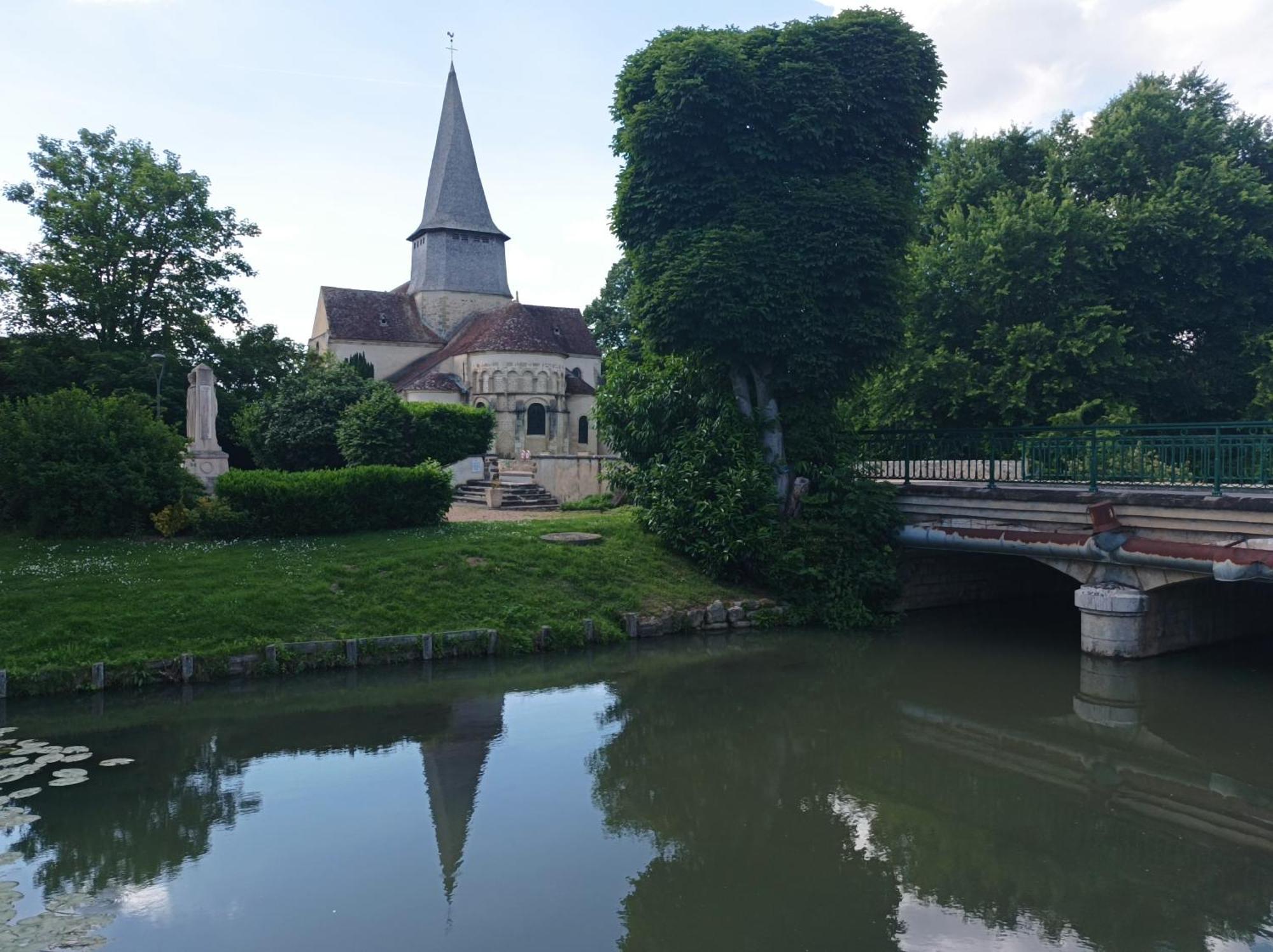 La Maison Au Bord De L'Eau Gracay Екстер'єр фото